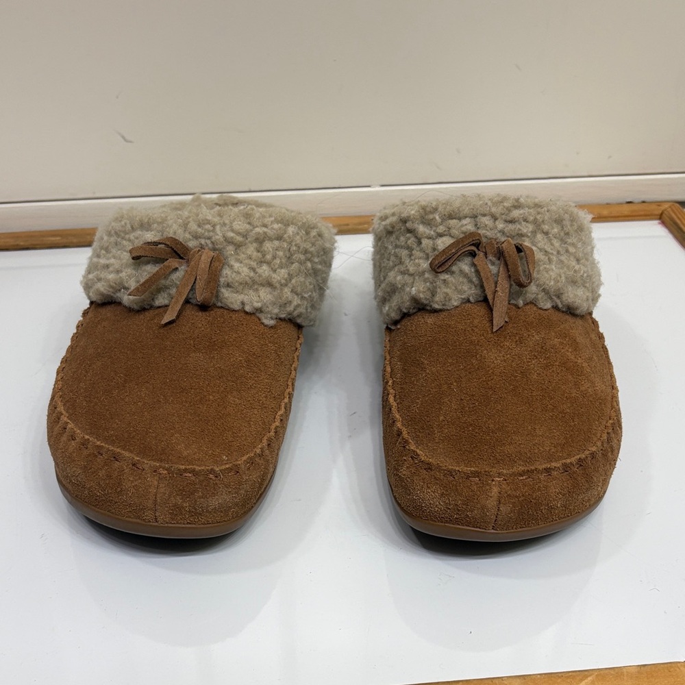 Fitflop The Cuddler Cozy Brown Suede Slippers with Faux Fur Lining - Picture 2 of 8